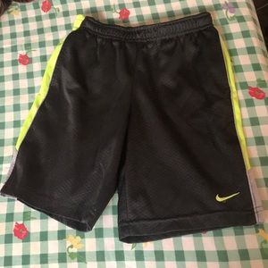 NIKE boy shorts size 7 (kids)